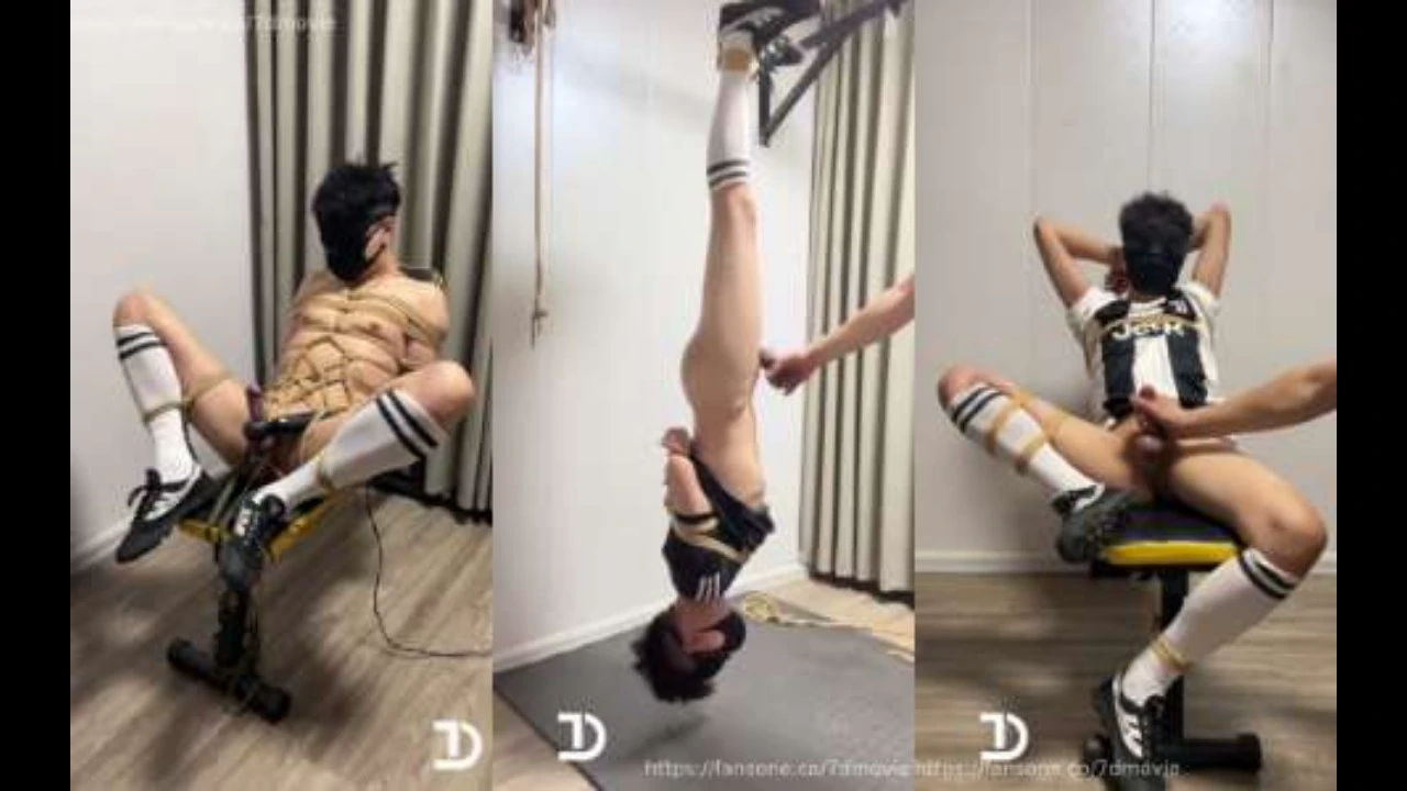 穿著足球鞋的少年被凌辱虐待
