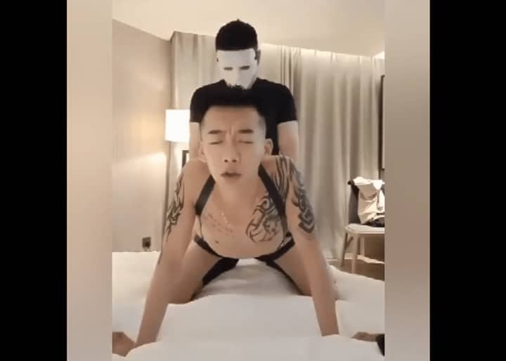  翘臀小啊耐 vs 健身小教练