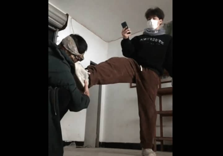 勾引直男系列：体育生弟弟