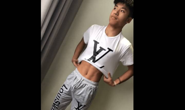 黑皮鲜肉体育生做内裤模特