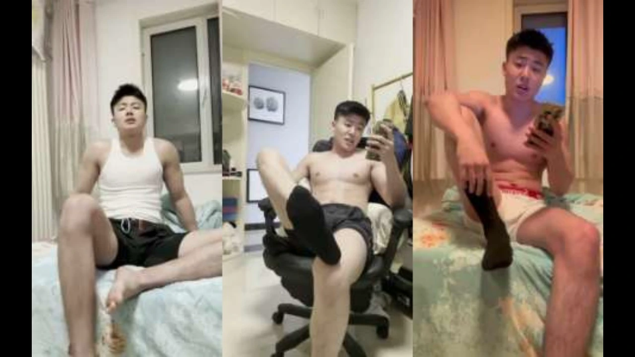 肌肉直男黑襪大腳+性感粗口