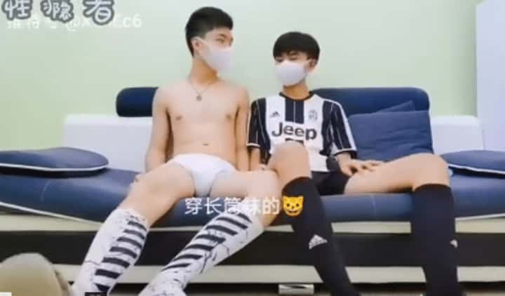 踢完球后带同学回家互撸