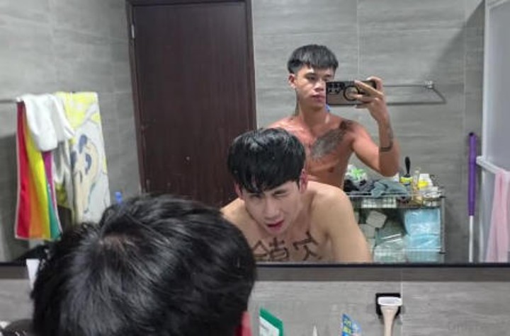 黝黑體育生成為玩物