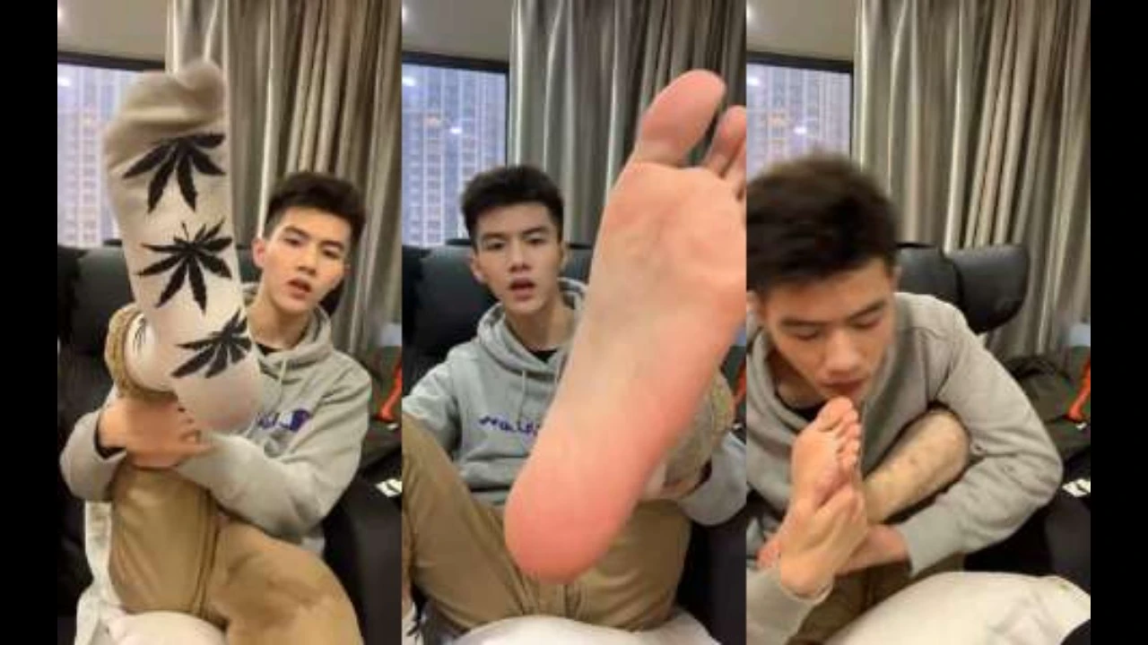 李良鹏白袜粗口，舔脚，调教视频
