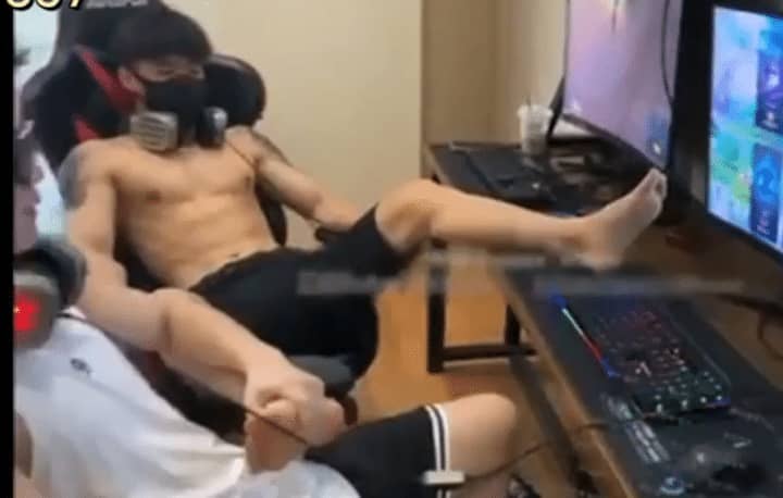 电竞酒店play 游戏输了肌肉直男被狂C
