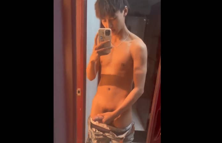 锡纸烫痞男身下有大秘密！
