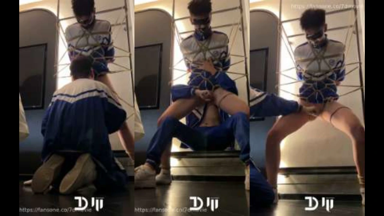 校服男生之間的遊戲